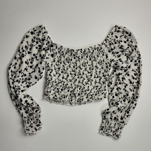 Peach Love Tops - Peach Love Floral Smocked Crop Top Womens Small Whit Black Puff Sleeve y2k Fairy